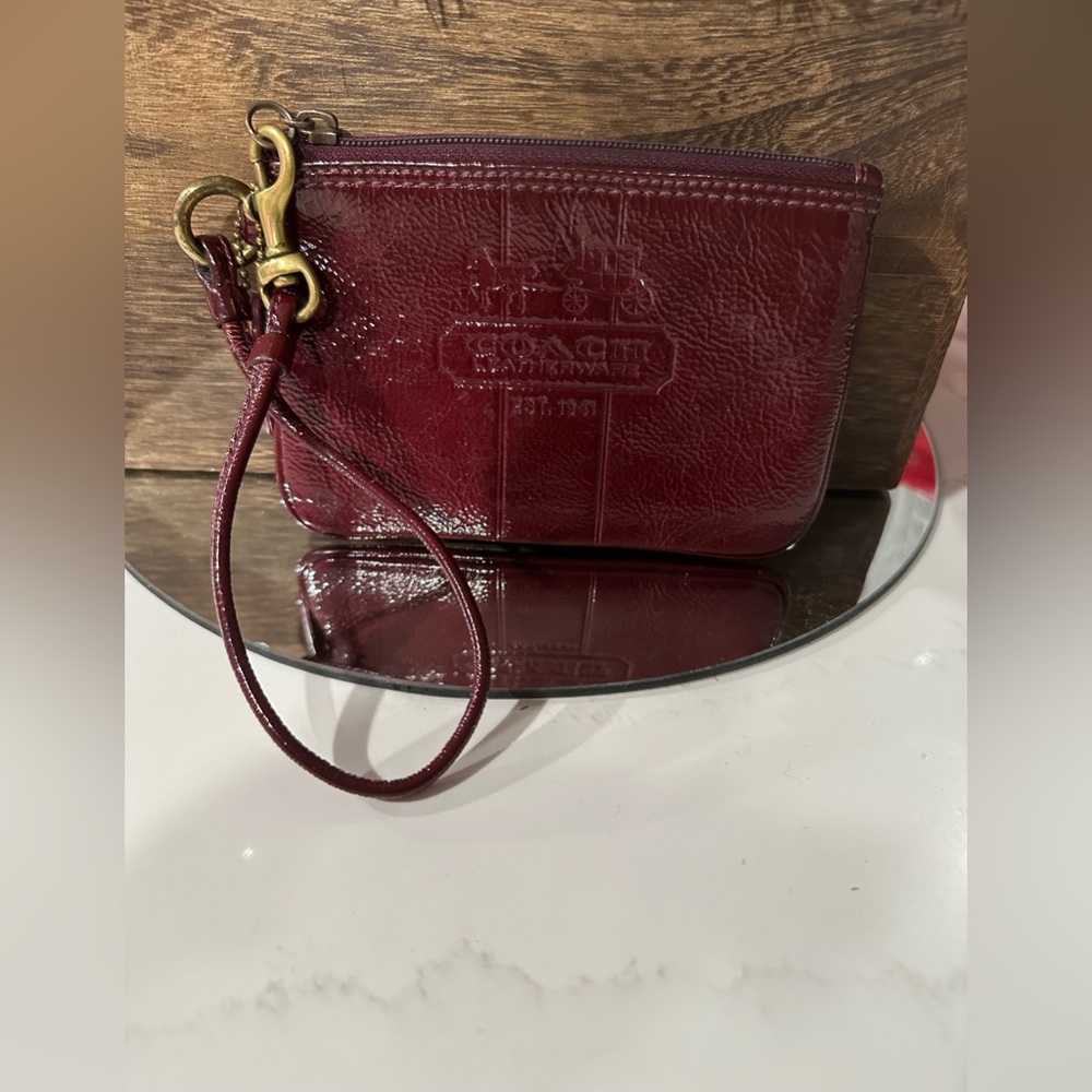 Vintage* Coach Patent Leather Wristlet~Burgandy
